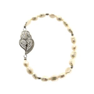 Pulseira de Pérolas com Coração de Filigrana