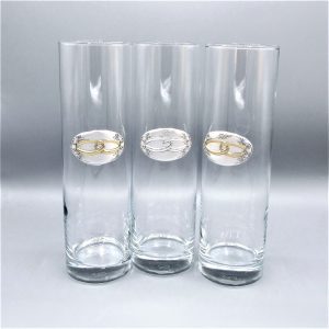 Expositor com 3 Jarras